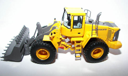 Volvo L180E (Motorart)