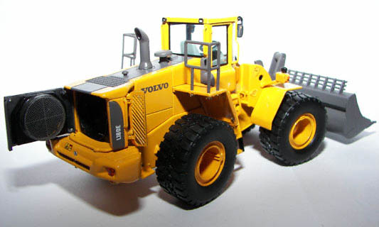 Volvo L180E (Motorart)