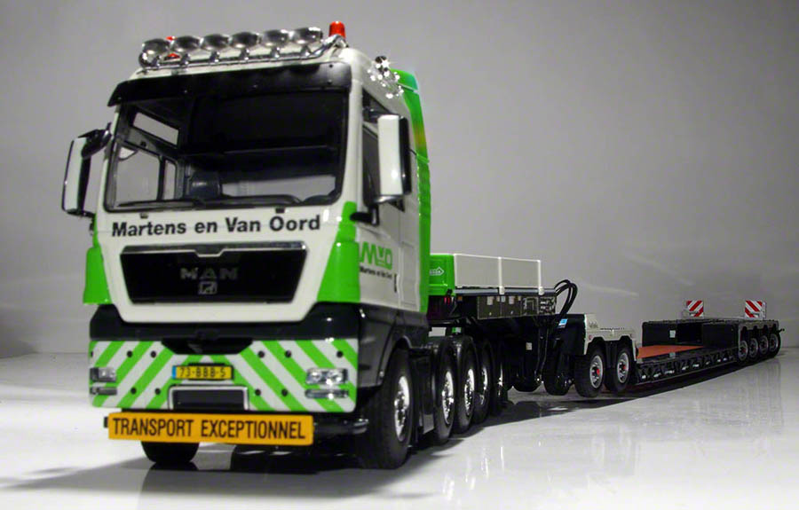 MAN TGX met Nooteboom Pendel-X dieplader (WSI)